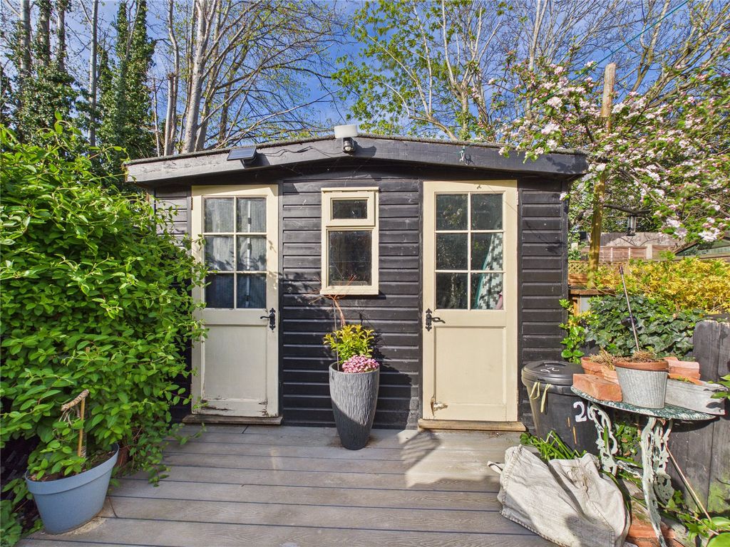 Property photo 2 of 22 Picture No. 01