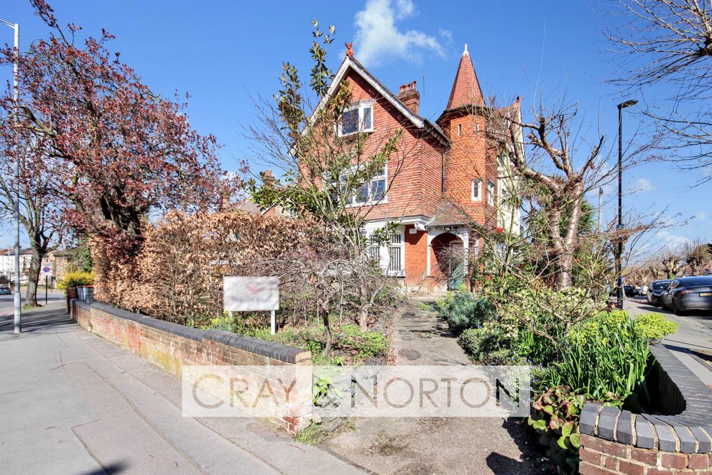 Property photo 2 of 29 Photo 19