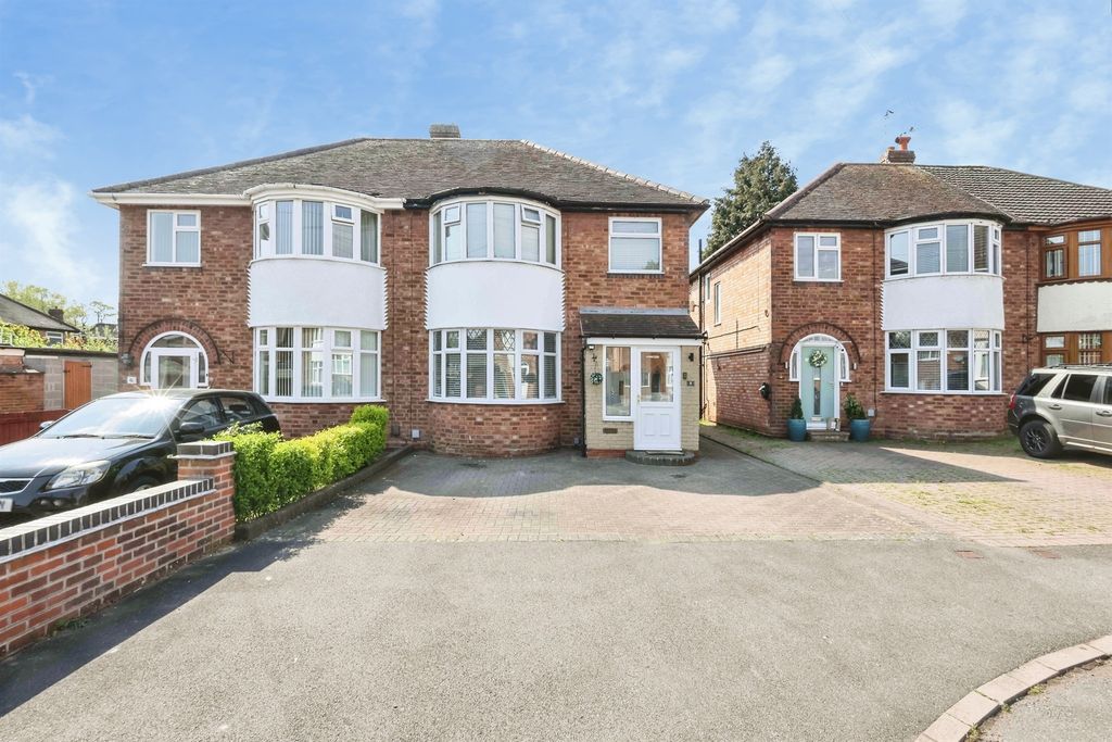 Property photo 2 of 18