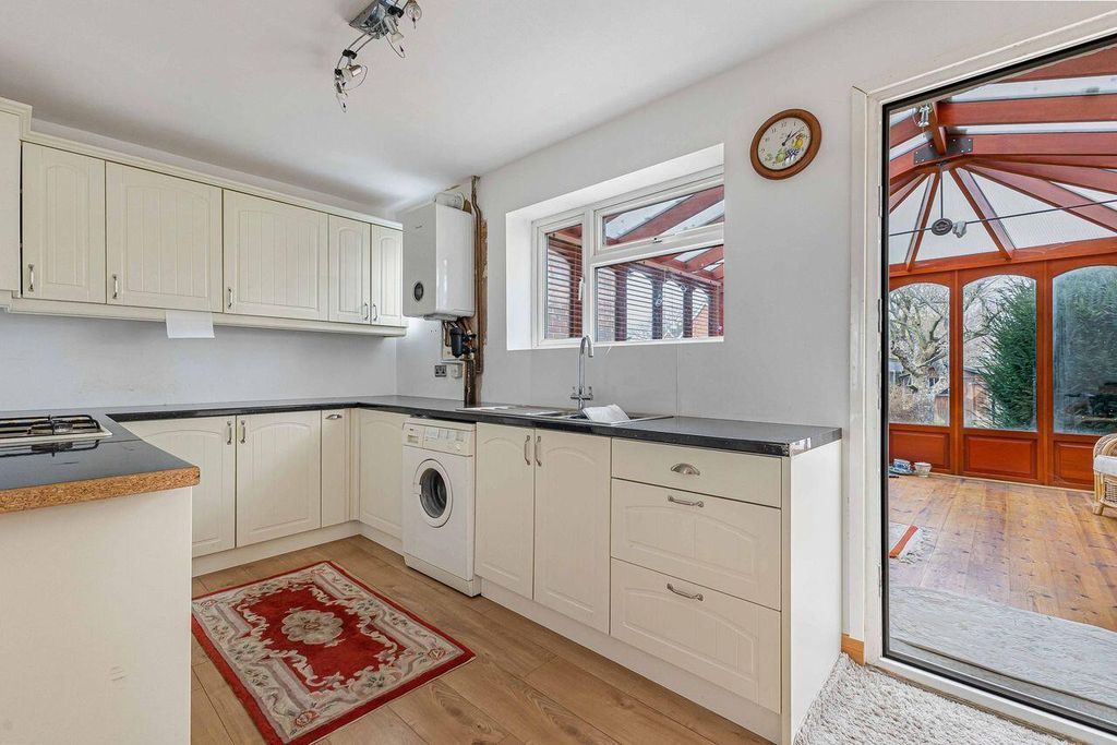 Property photo 2 of 10 Kitchen