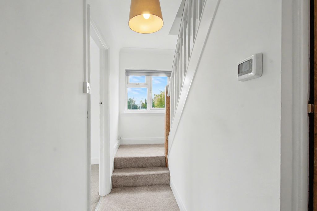 Property photo 2 of 7 2 Hall.Jpg