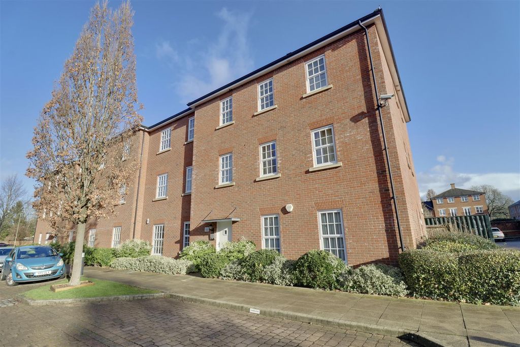 Property photo 1 of 14 Front