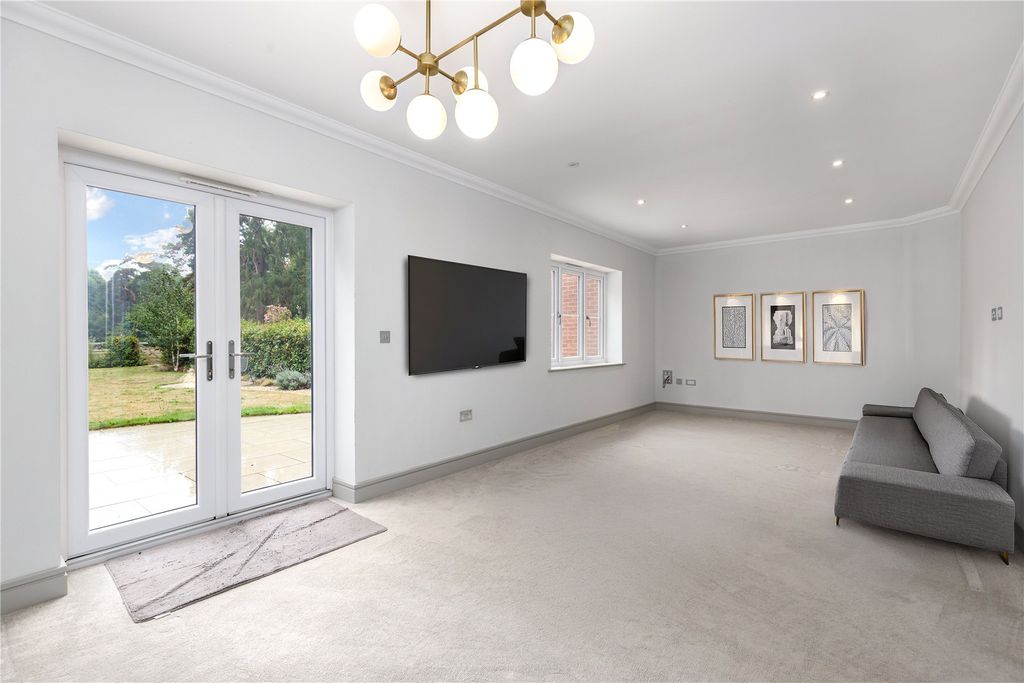 Property photo 3 of 10 Picture No. 04
