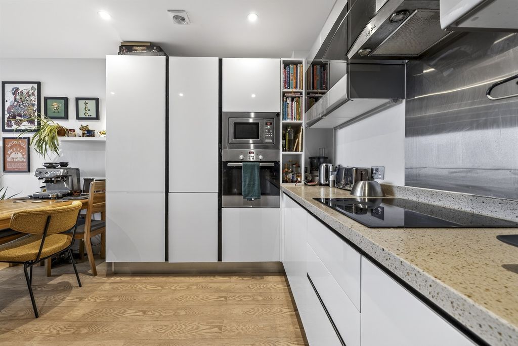 Property photo 3 of 26