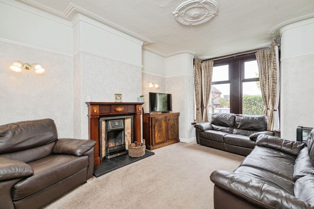 Property photo 2 of 17 Photo