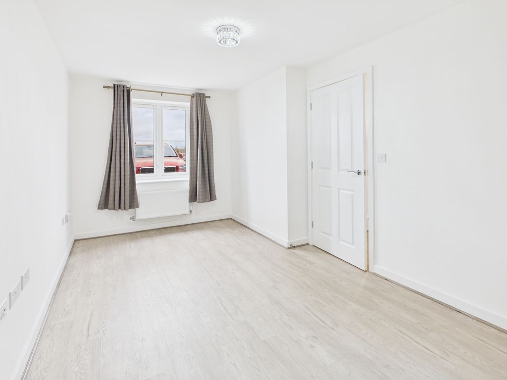 Property photo 3 of 12 Cam02519G0-Pr0354-Still002