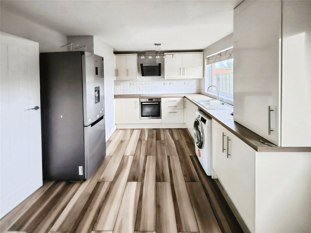 Property photo 3 of 9 Kitchen/Diner