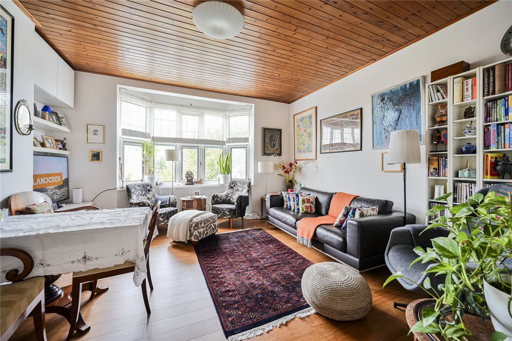 Property photo 3 of 11 Picture No. 10