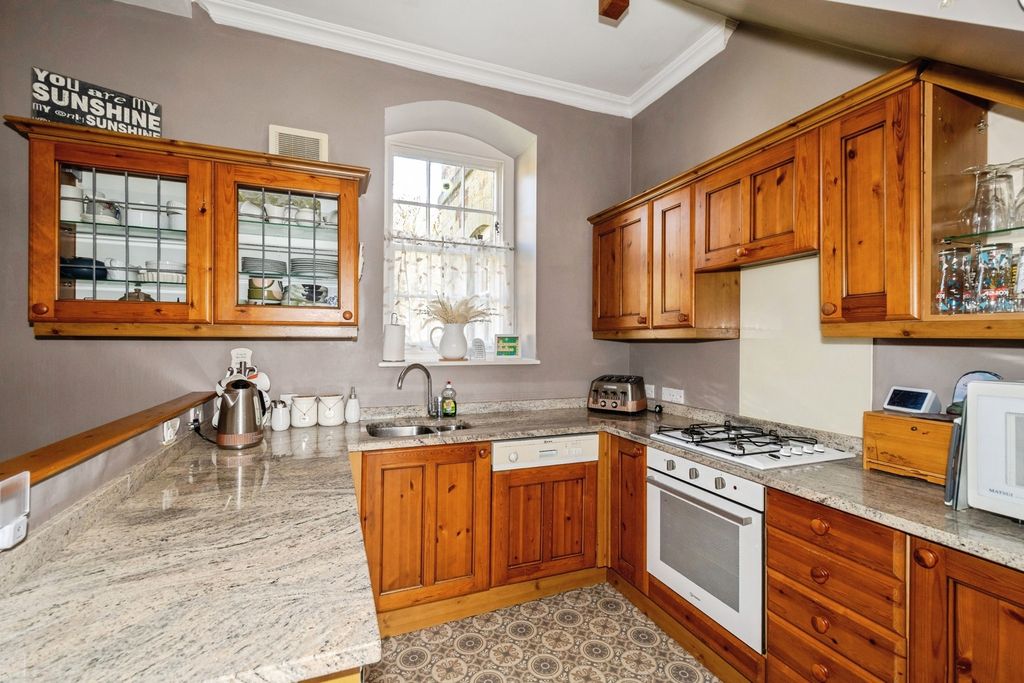 Property photo 2 of 20 Pbox-Img.Jpg