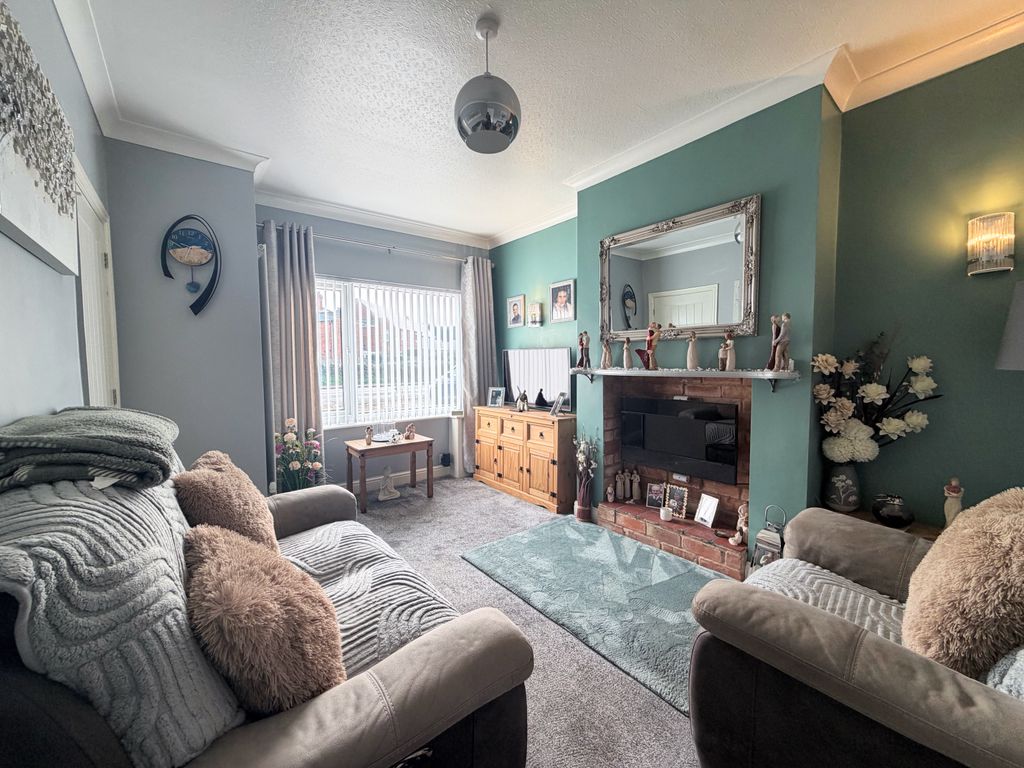 Property photo 2 of 21 8B7C18F2-Fa3F-4965-958A-E667D17E050A