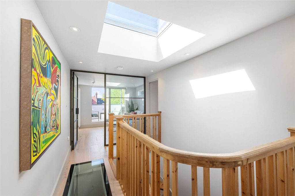Property photo 2 of 19 Picture No. 70
