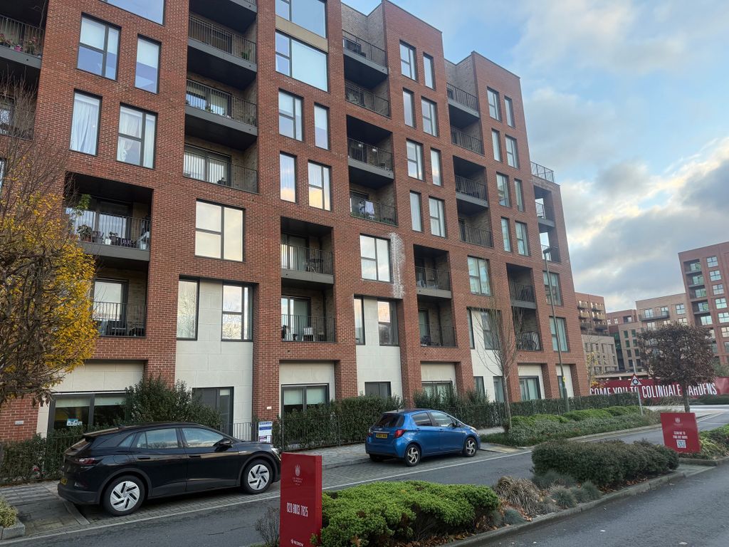 Property photo 2 of 11 Front