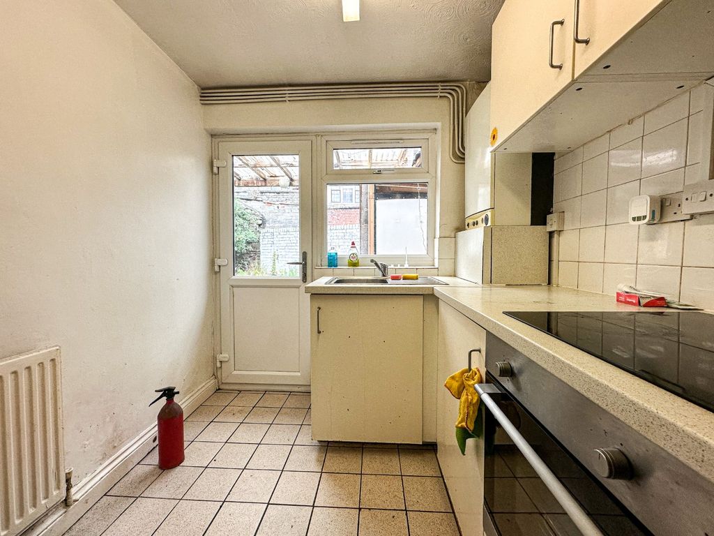 Property photo 2 of 11 4247341