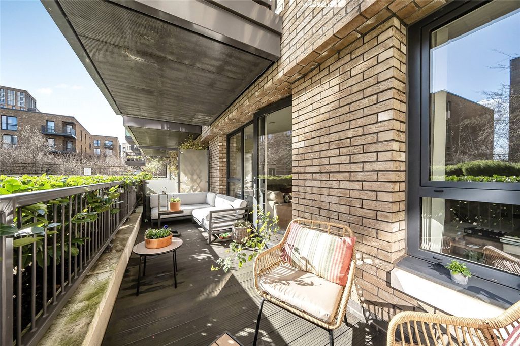 Property photo 2 of 24 Picture No. 08