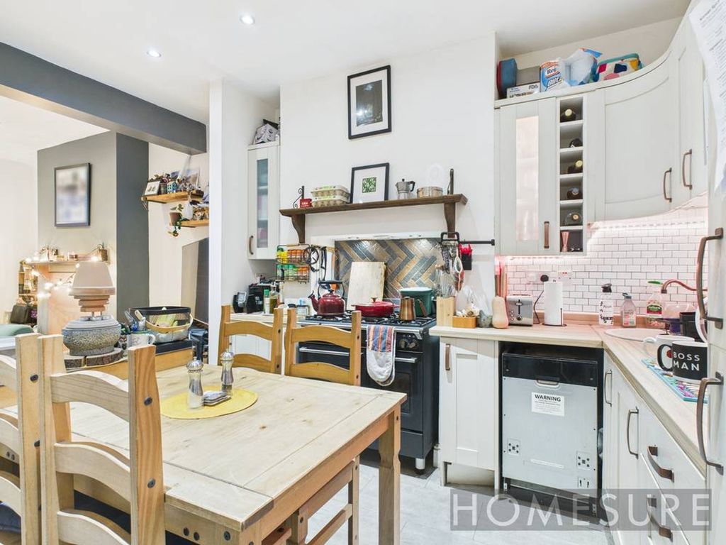 Property photo 3 of 27