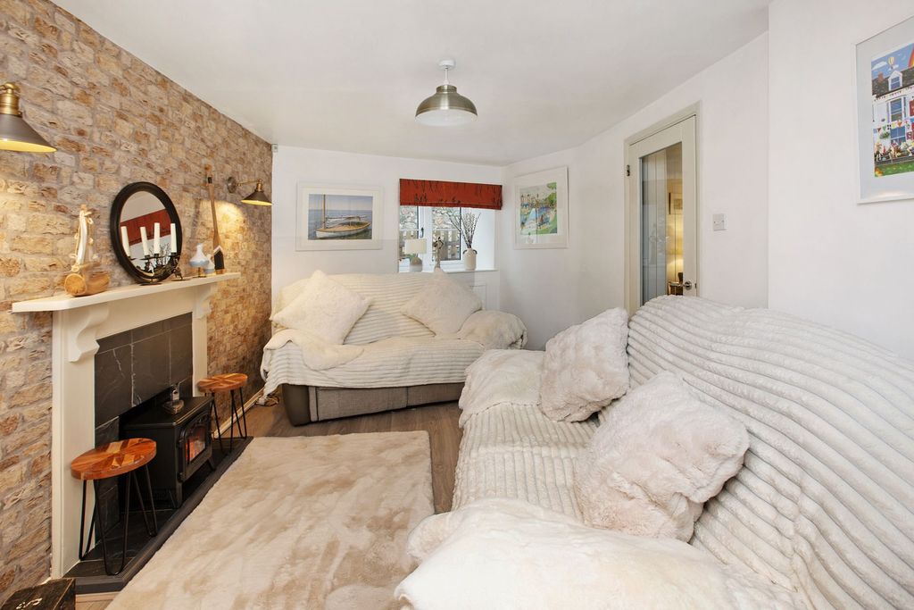 Property photo 3 of 18 Photo 17