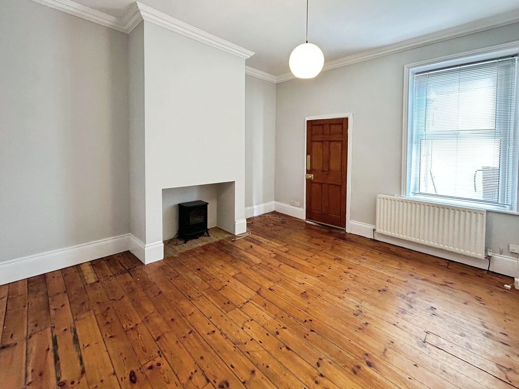 Property photo 2 of 8 Photo 5