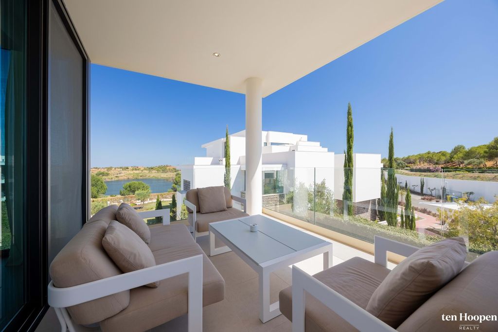 Property photo 2 of 30