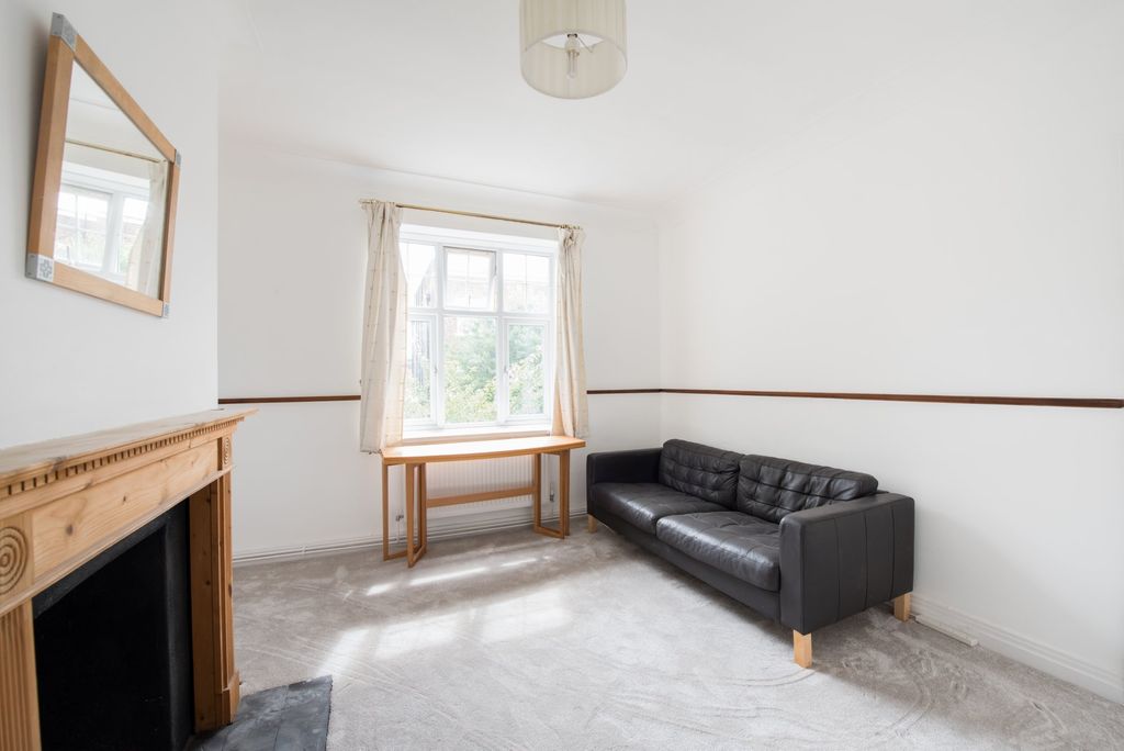 Property photo 1 of 11 Photo 01