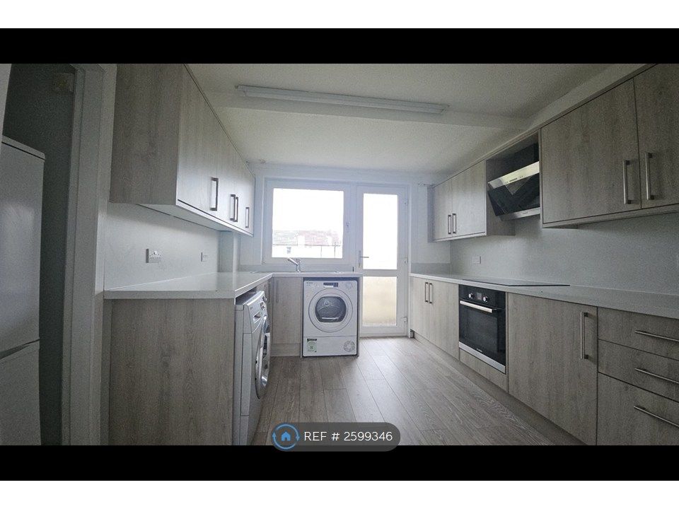 Property photo 2 of 19 Kitchen