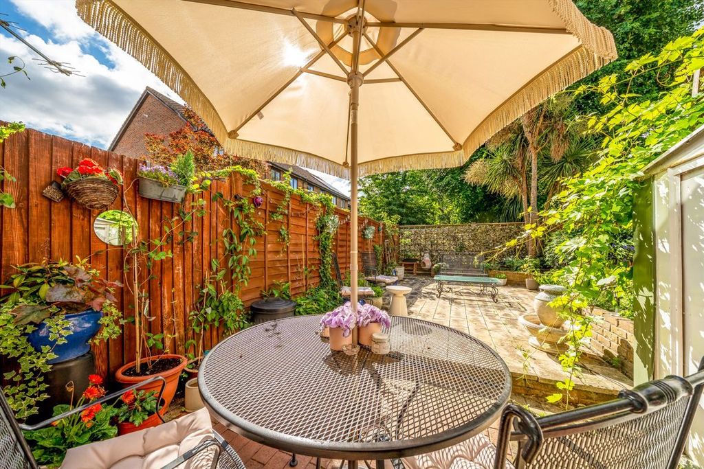 Property photo 2 of 10