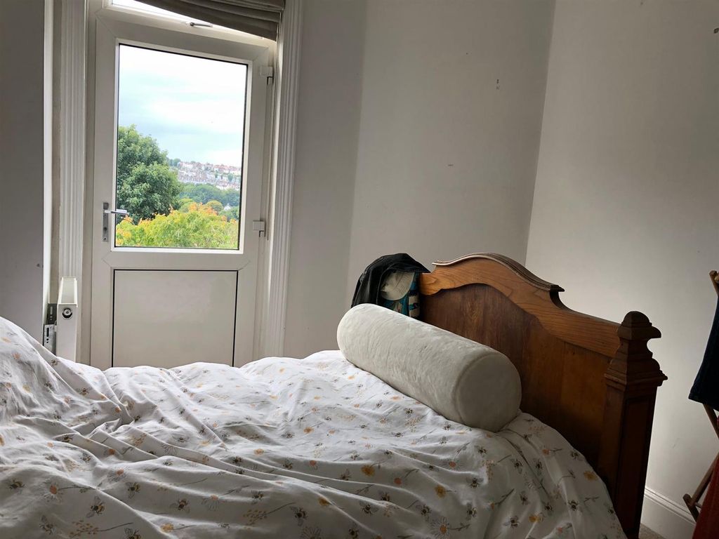 Property photo 3 of 4