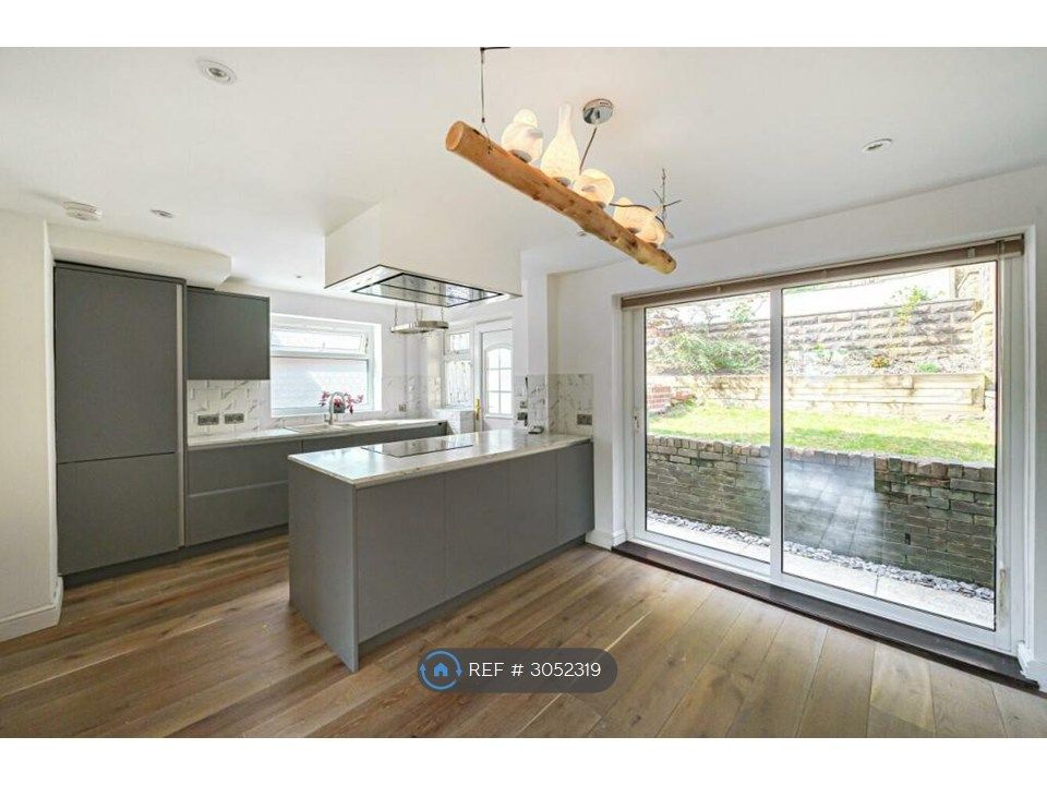 Property photo 3 of 15 Dining