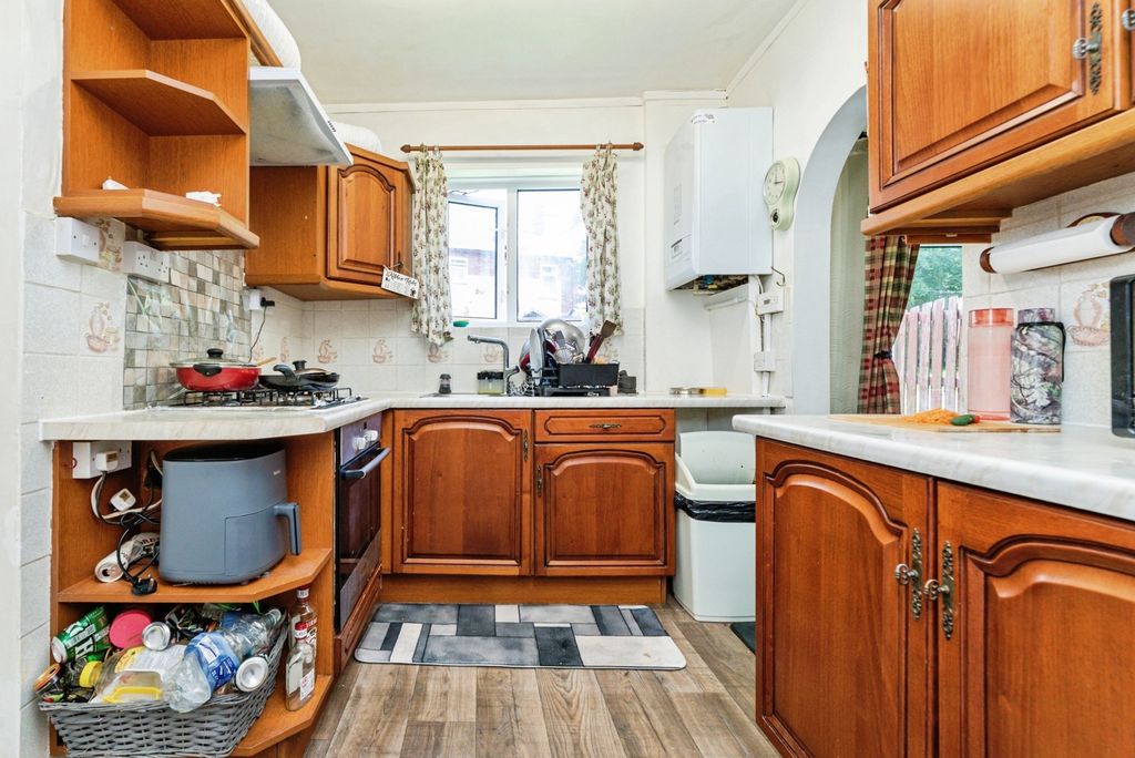 Property photo 2 of 17 Photo