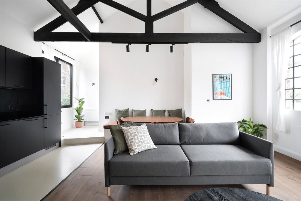 Property photo 3 of 9 Picture No. 02