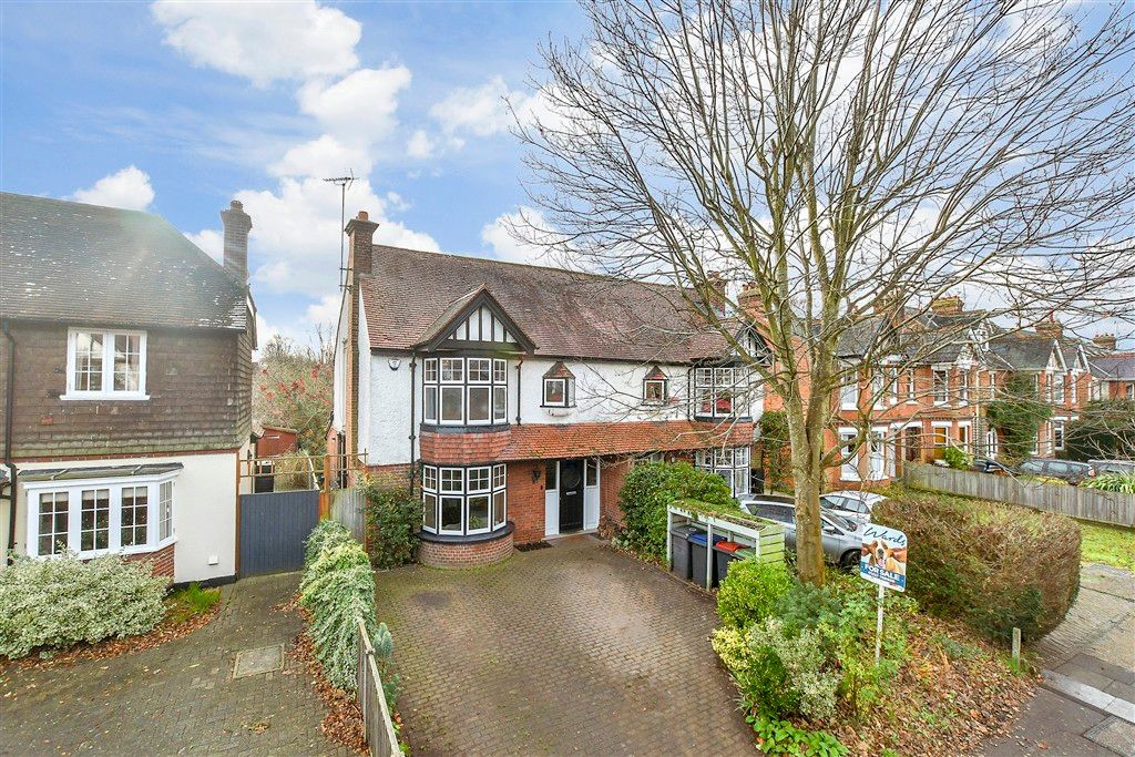 Property photo 1 of 18 Bedroom 2 (Contemporary Style)