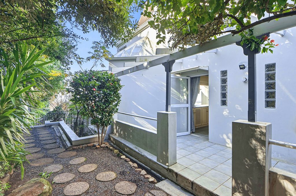 Property photo 2 of 38