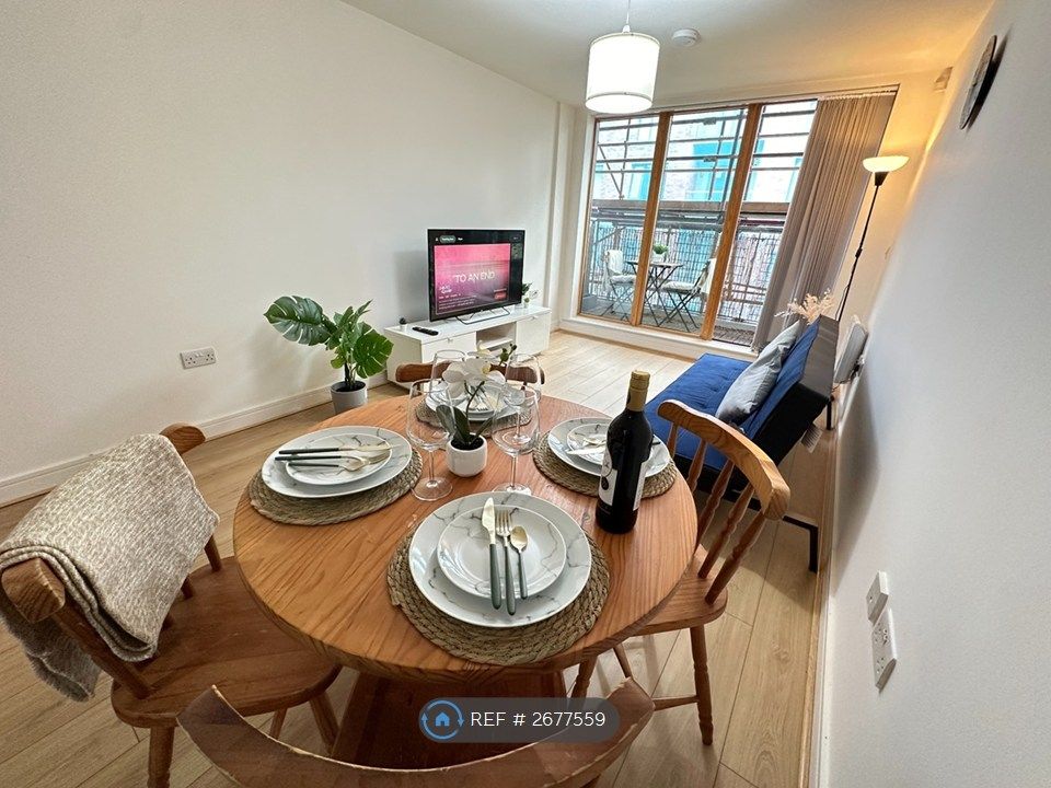 Property photo 2 of 23