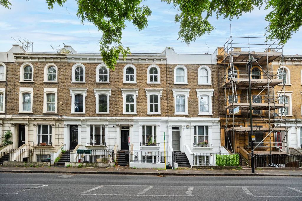 Property photo 2 of 25