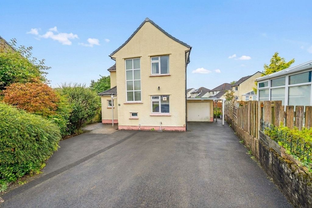 Property photo 1 of 25