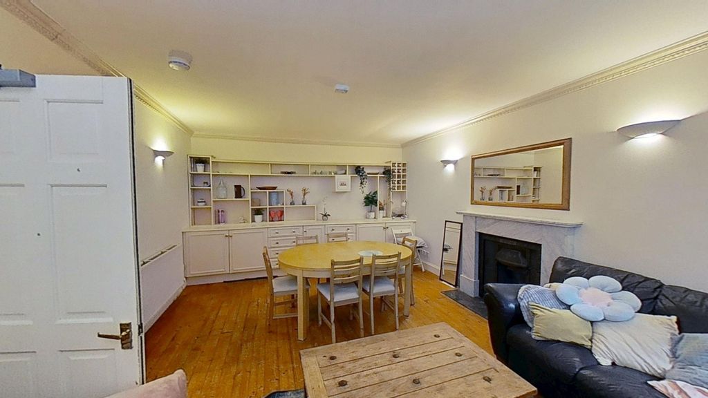 Property photo 2 of 34 Picture No. 33
