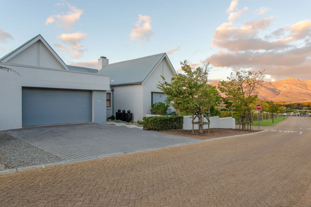 Property photo 1 of 29 Tk1738530