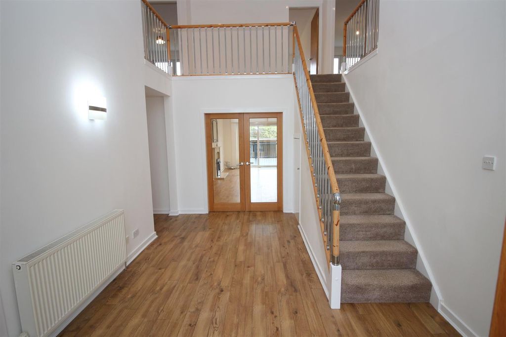 Property photo 3 of 37