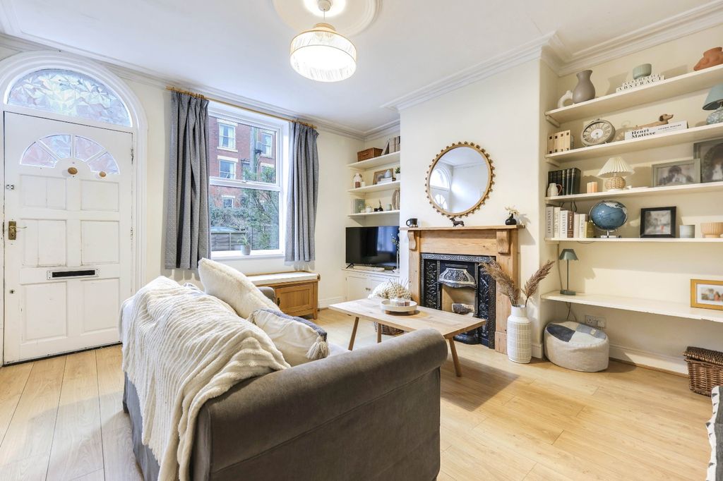 Property photo 2 of 13 Picture No. 02