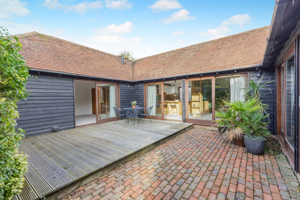 Property photo 3 of 16 Picture No. 18