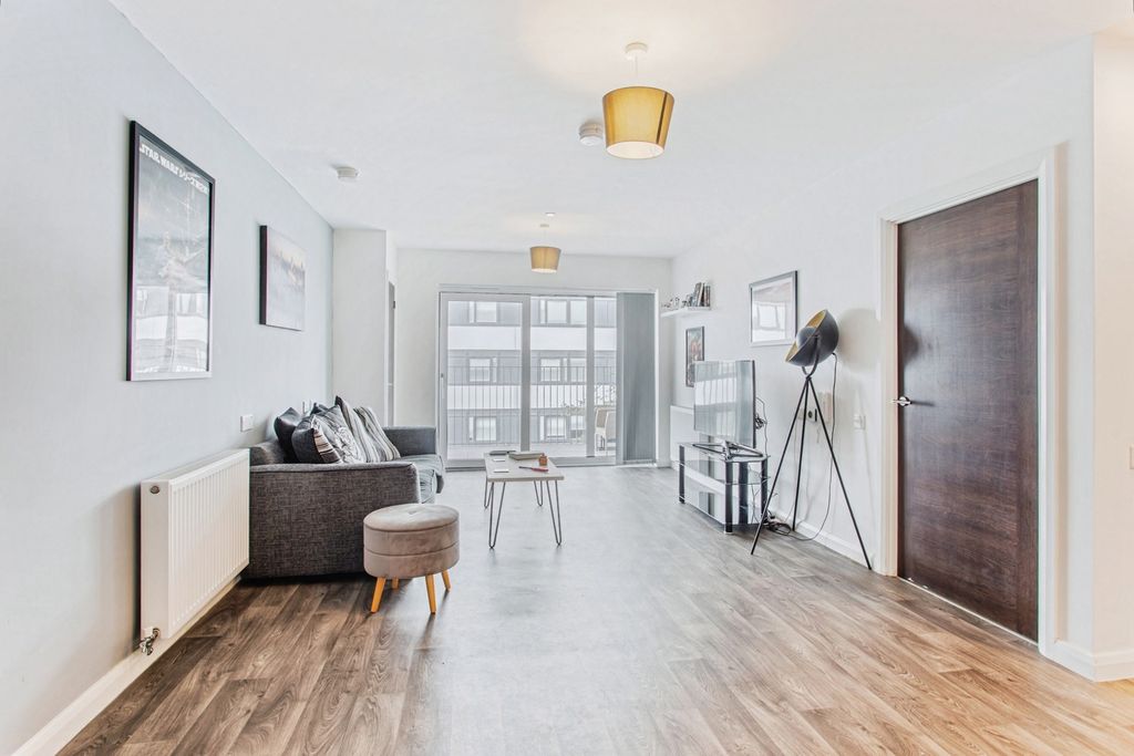 Property photo 3 of 20 Open Plan