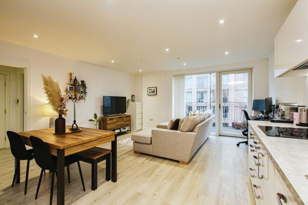 Property photo 2 of 15 Open Plan Living