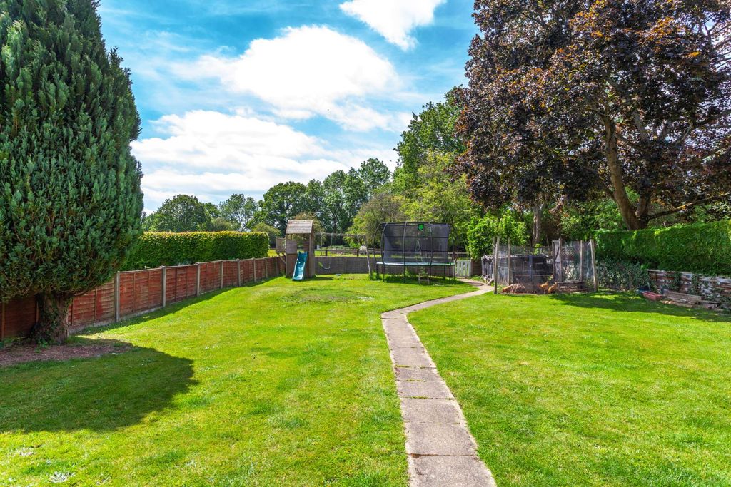 Property photo 3 of 25