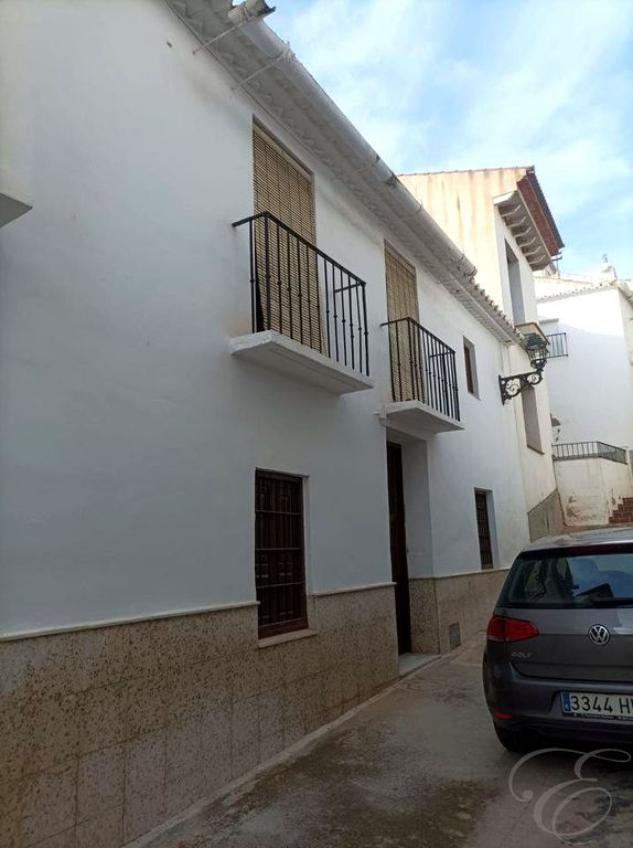 Property photo 1 of 12