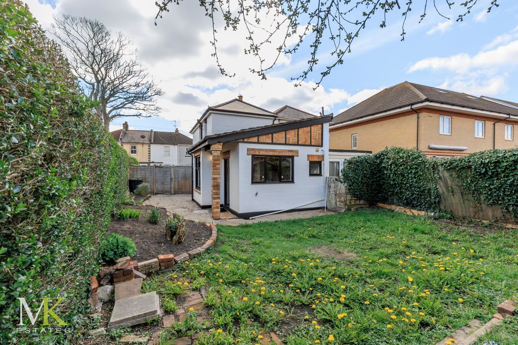 Property photo 3 of 12 Photo 16