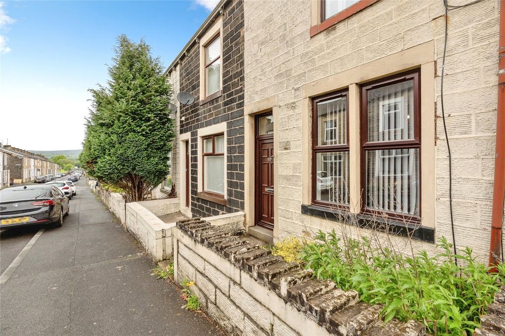 Property photo 2 of 14 Picture No. 21