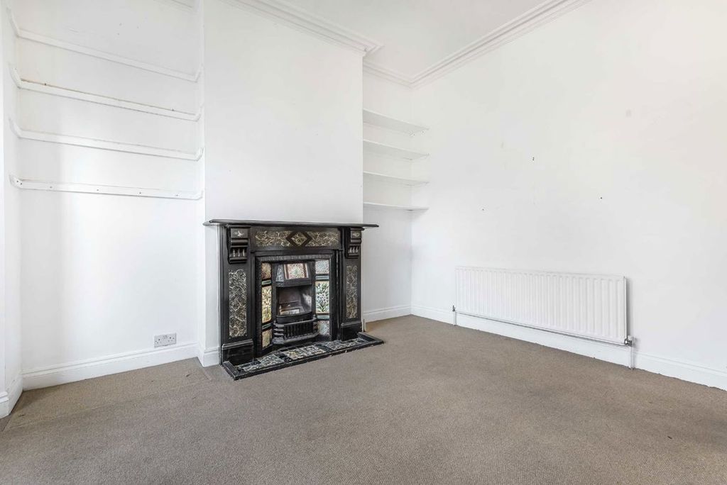 Property photo 2 of 5