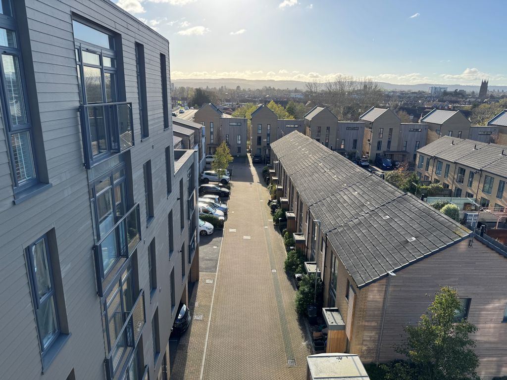 Property photo 3 of 27 Image