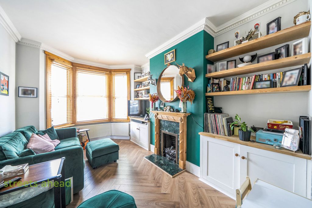 Property photo 3 of 21 Fb3Bc309-1B8B-48A...