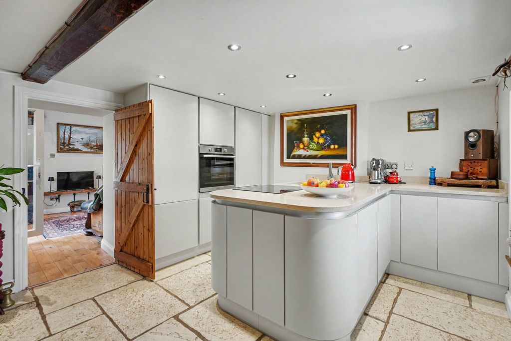 Property photo 2 of 18