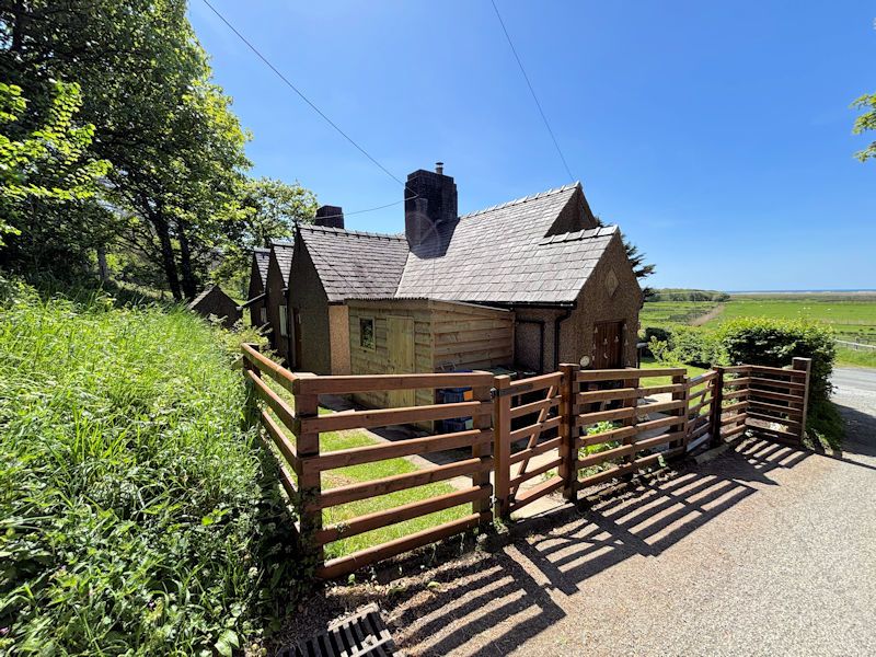 Property photo 2 of 37